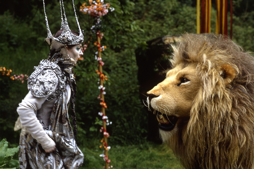 Image of the White Witch and Aslan from the BBC Narnia series.