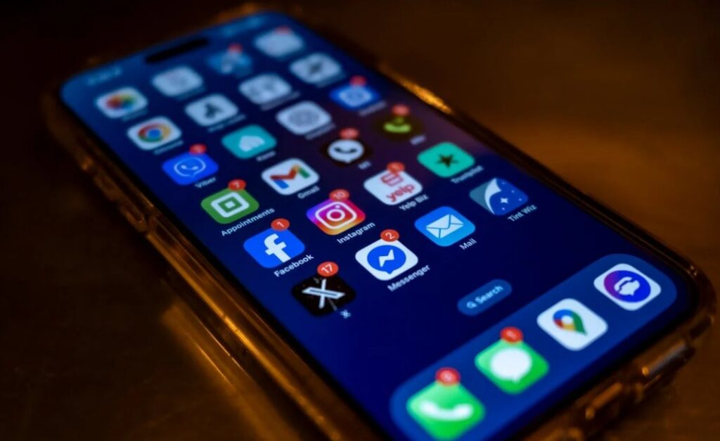 phone with multiple notifications