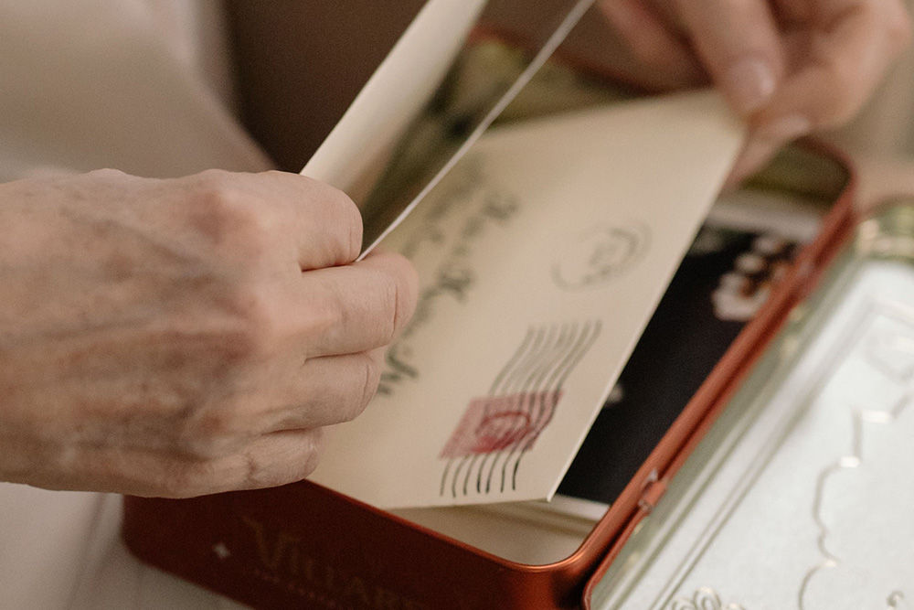  A mail envelope in a cute mailbox to suggest how to get a book deal and see to success 