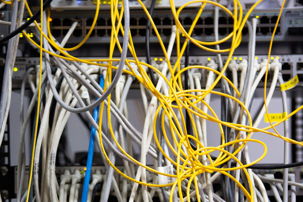 A messy cable system - while functional does not allow other people to interpret it clearly which is necessary in literary fiction
