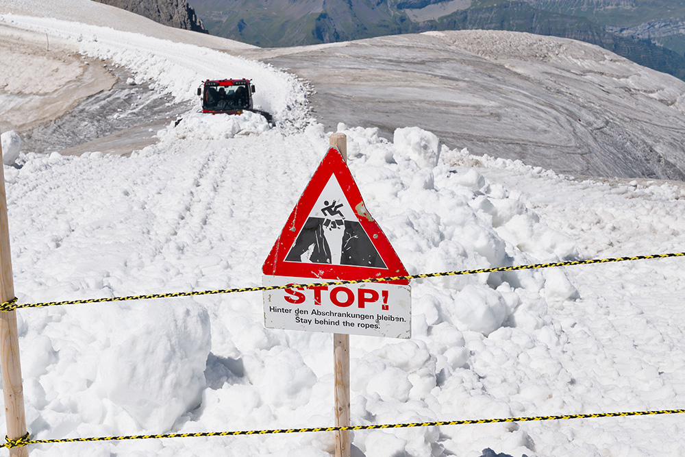 An avalanche warning as a stand-in for the snowball effect that leads to mixed metaphor