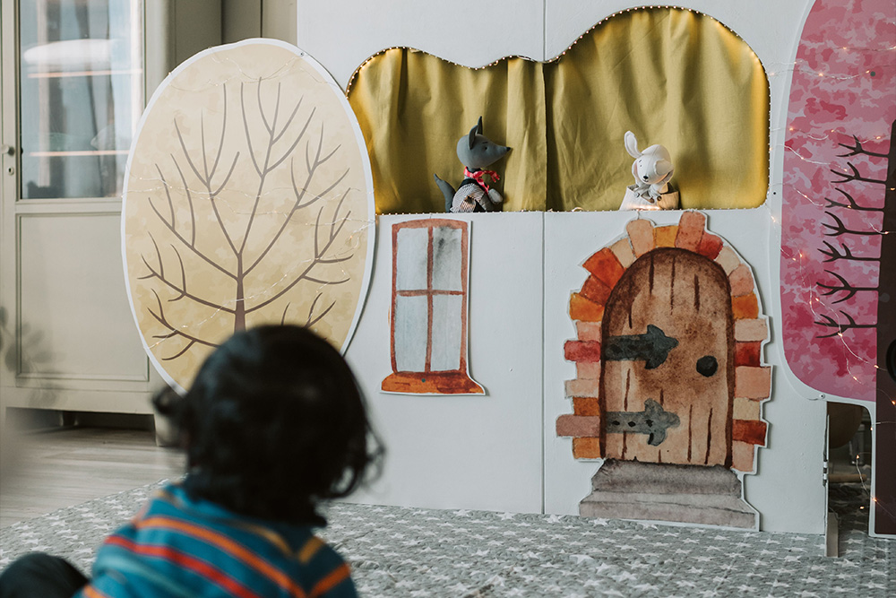 Bad character traits suggested in stuffed animal puppet show