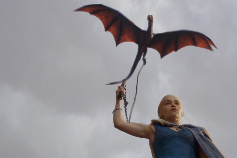 Daenerys Targaryen as an example of a character that turns into a dark lord by means of fantasy tropes